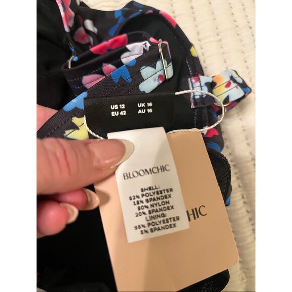 Bloomchic Floral Print Keyhole Pockets Swim Romper NEW NWT - Picture 10 of 12